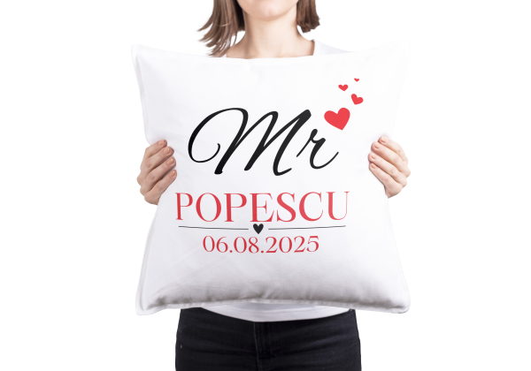 Perna personalizata 40x40 ”Mr” pentu el!